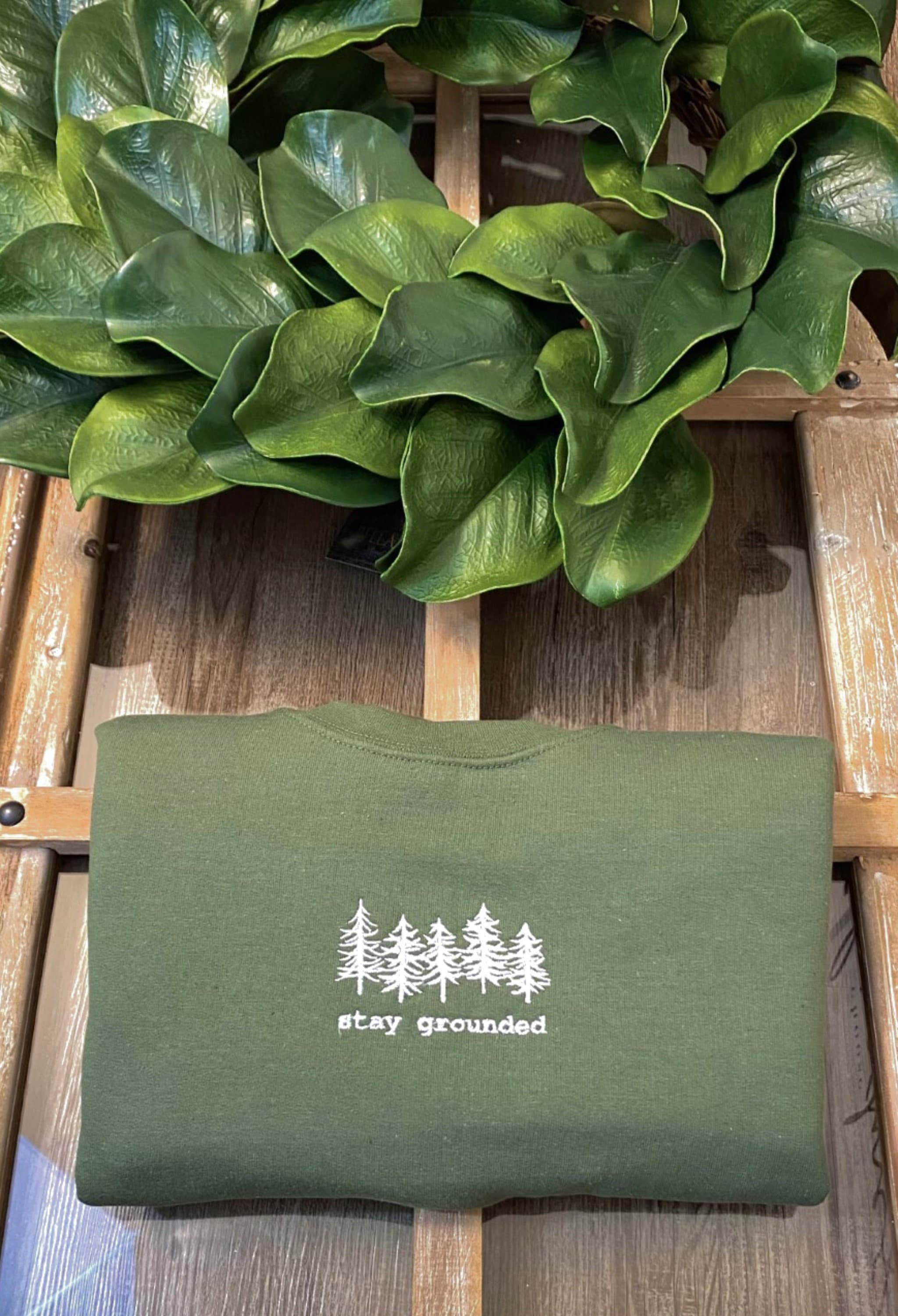 Tree Embroidered Sweatshirt Vintage Crewneck Nature Lover Gift Wanderlust Adventure Travel Camping Hiking National Park Vintage Sweater