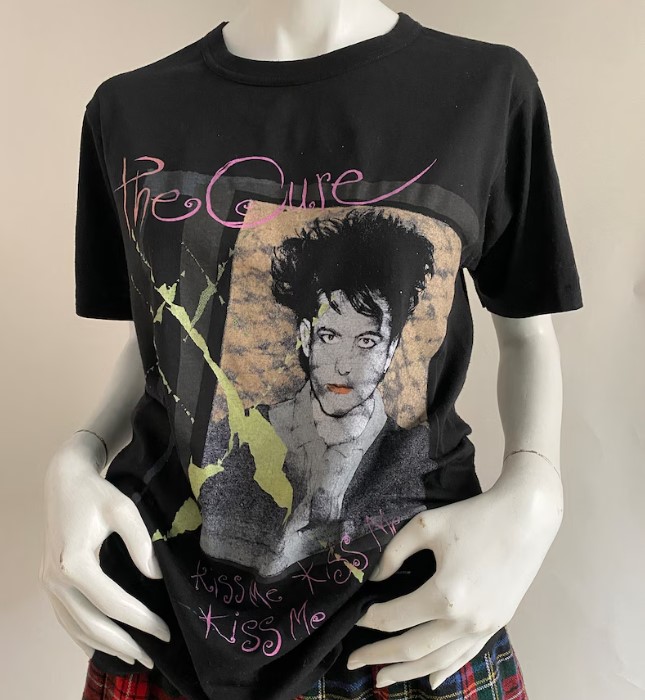 Vintage 1980s The Cure Kiss Me T-Shirt Outfit, Shirt Outfit Idea